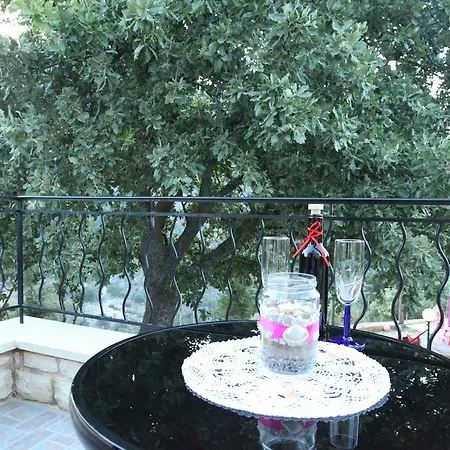 Athina * Aryiroúpolis